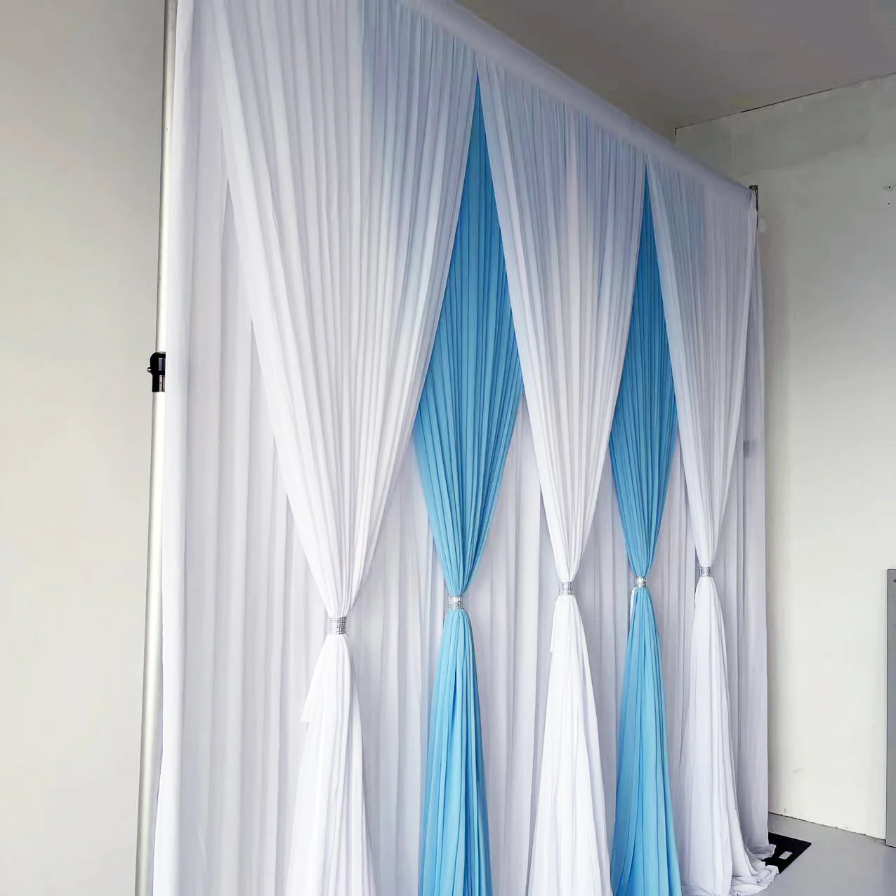 CLEARANCE Chiffon Draping Backdrop Curtain - White On Blue (3x3m) - Image 7
