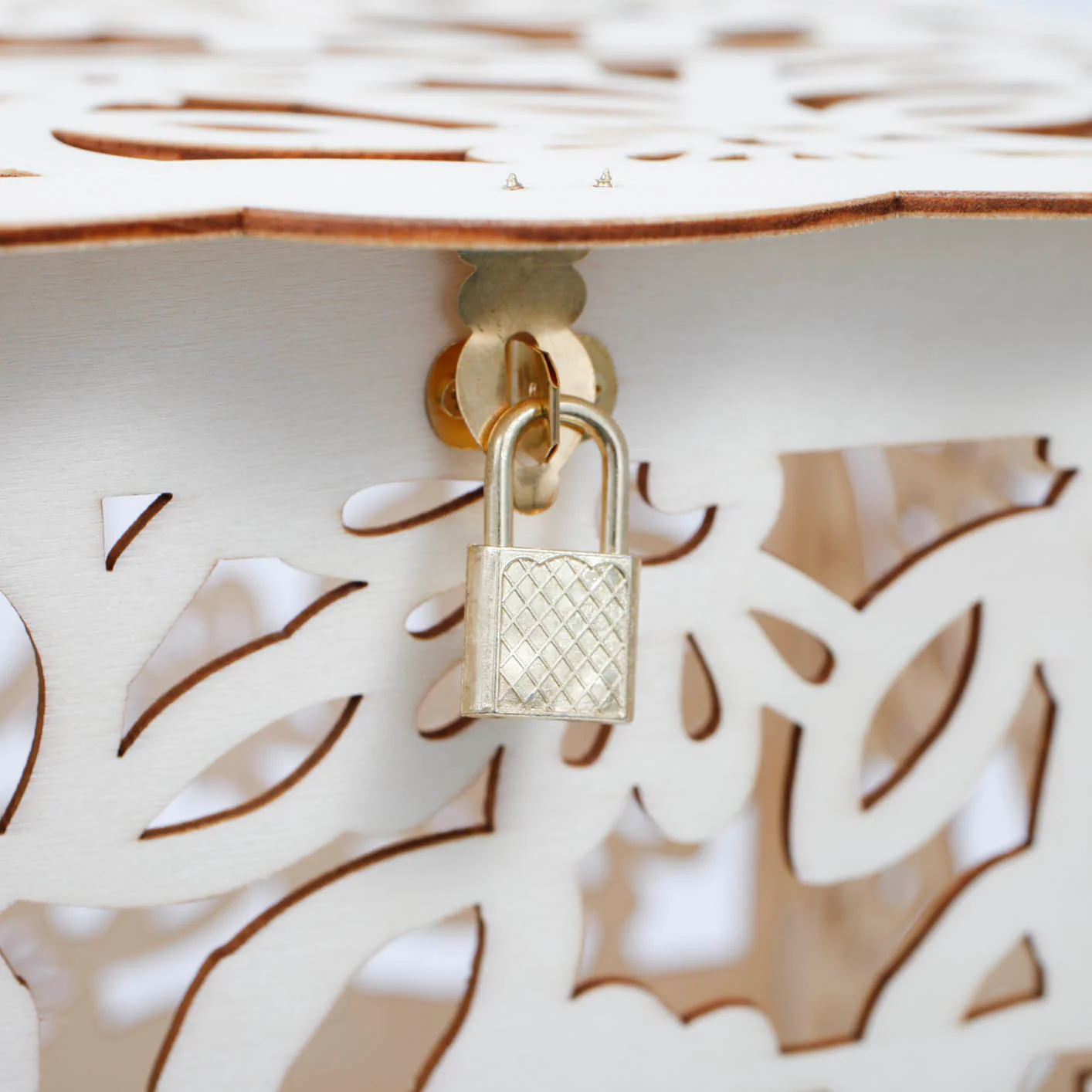 CLEARANCE Wishing Well Wedding Card Box - Mr & Mrs Floral - Image 4