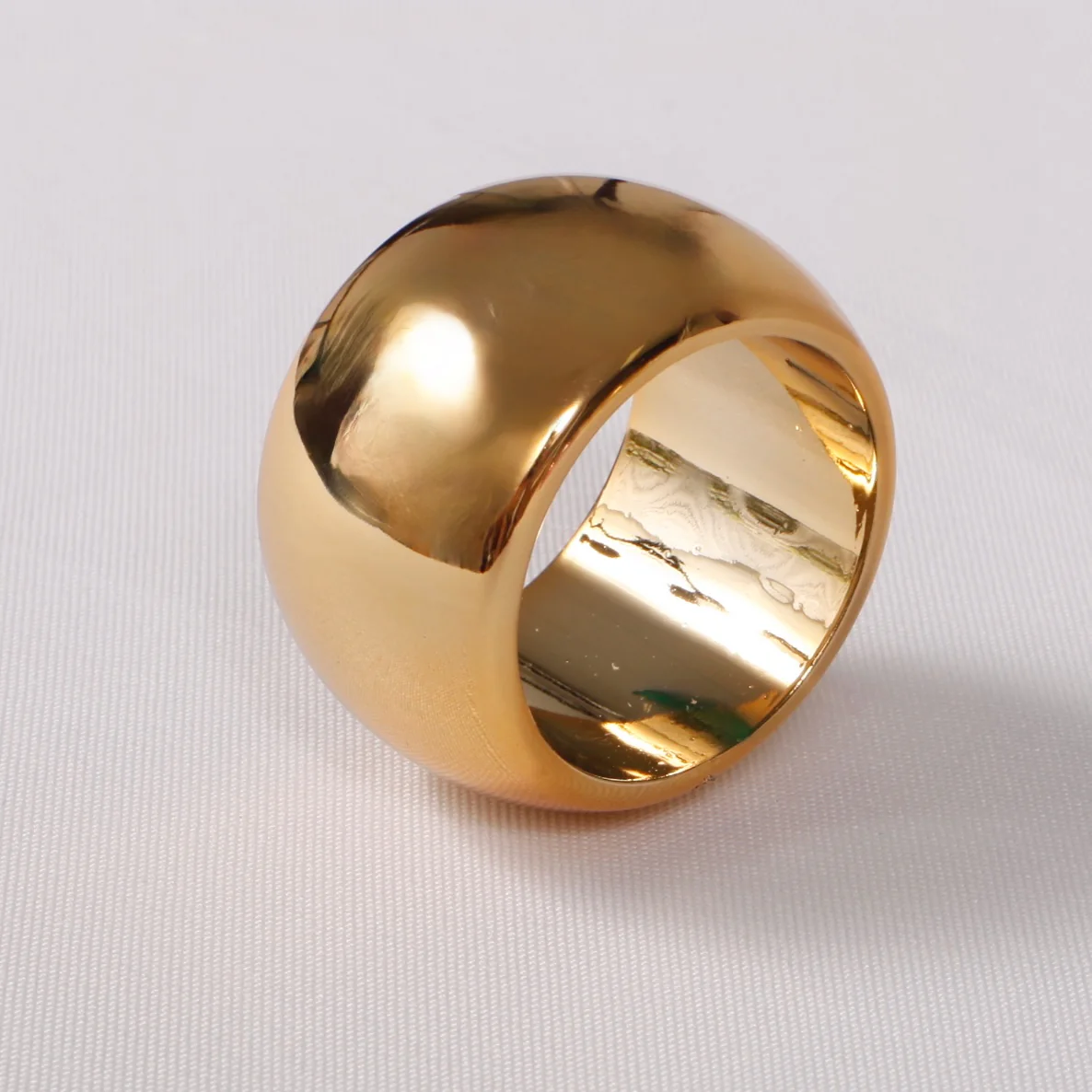 Classic Luxe Style Napkin Ring - Dark Gold
