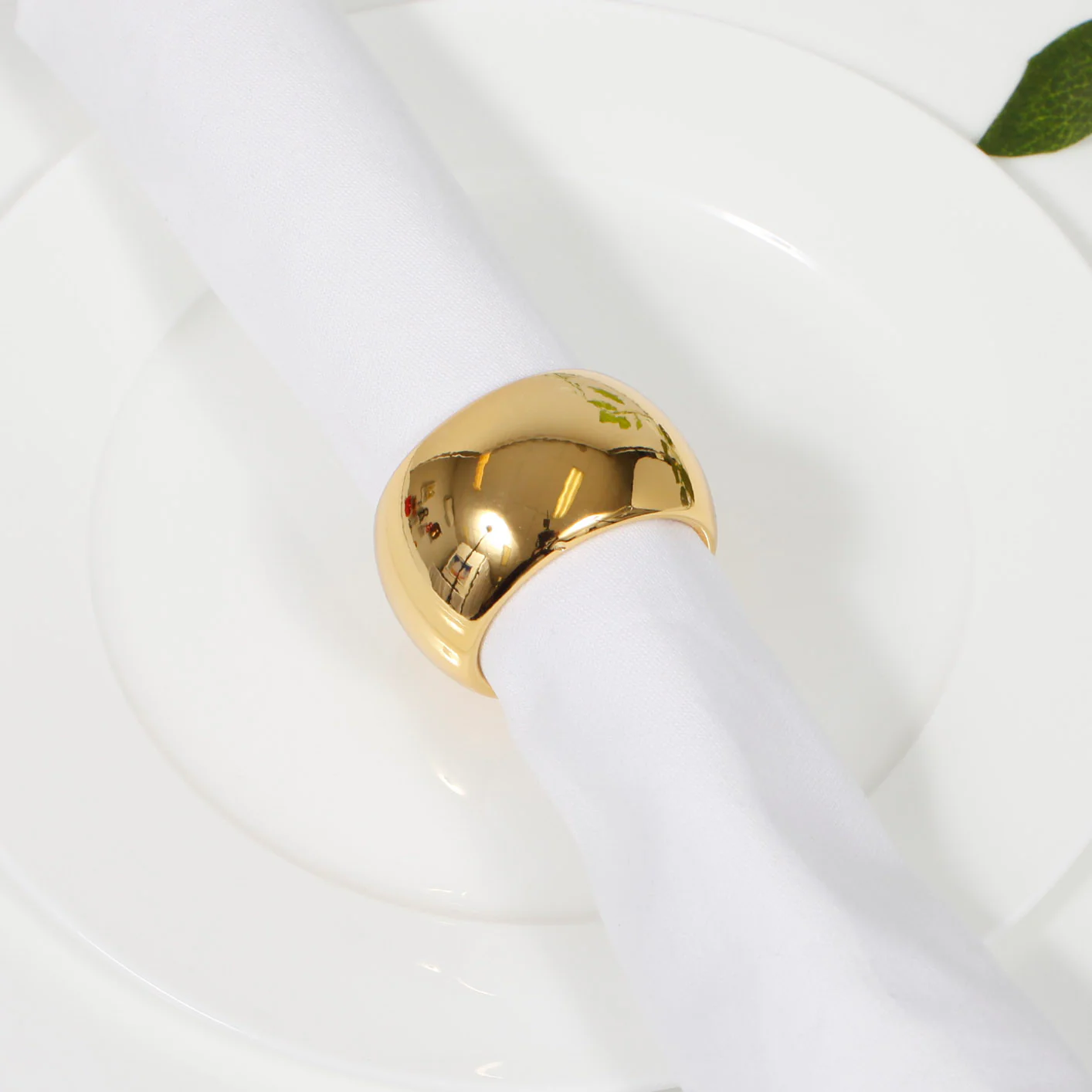 Classic Luxe Style Napkin Ring - Dark Gold - Image 3