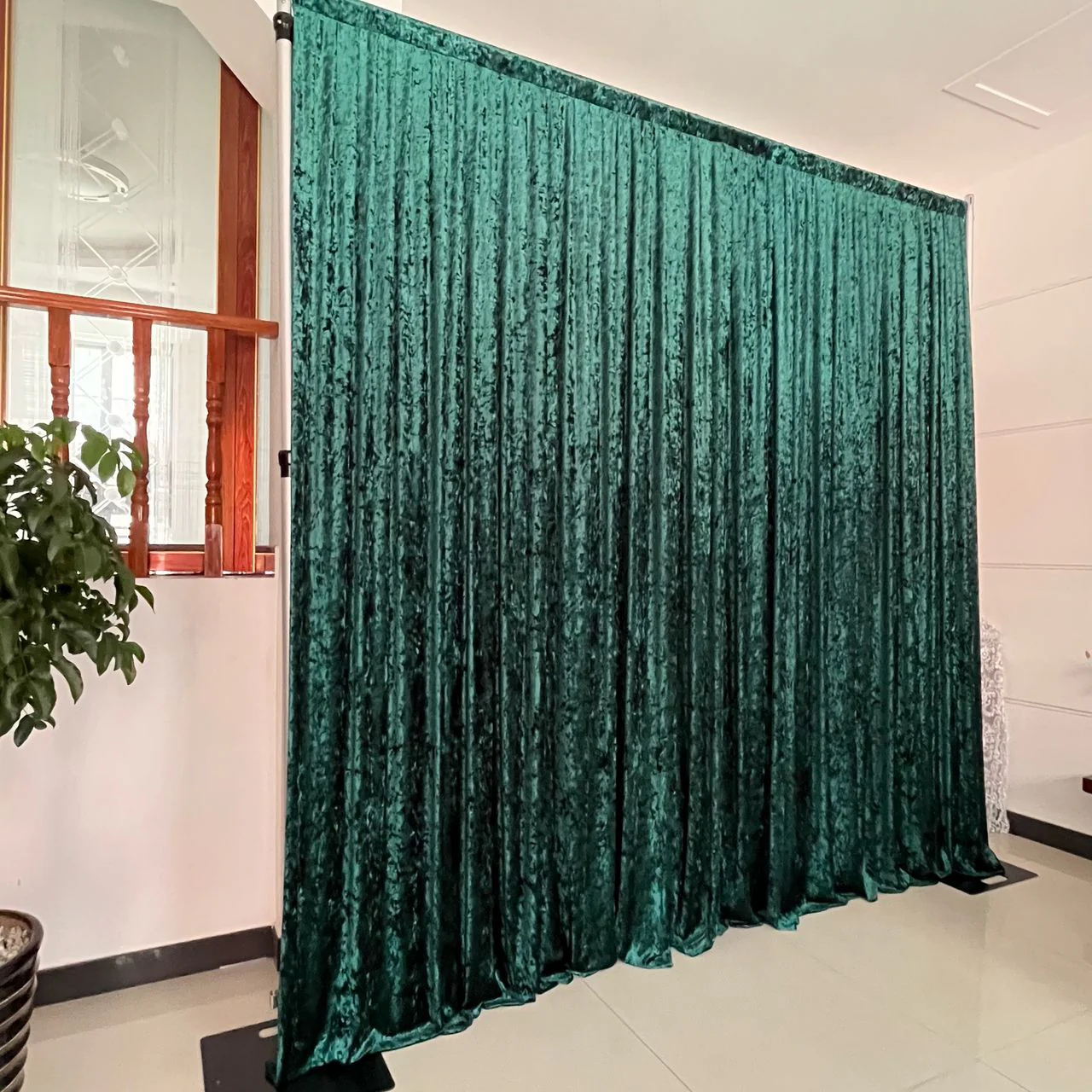 Velvet Backdrop - Emerald Green (3x3m) - Image 5