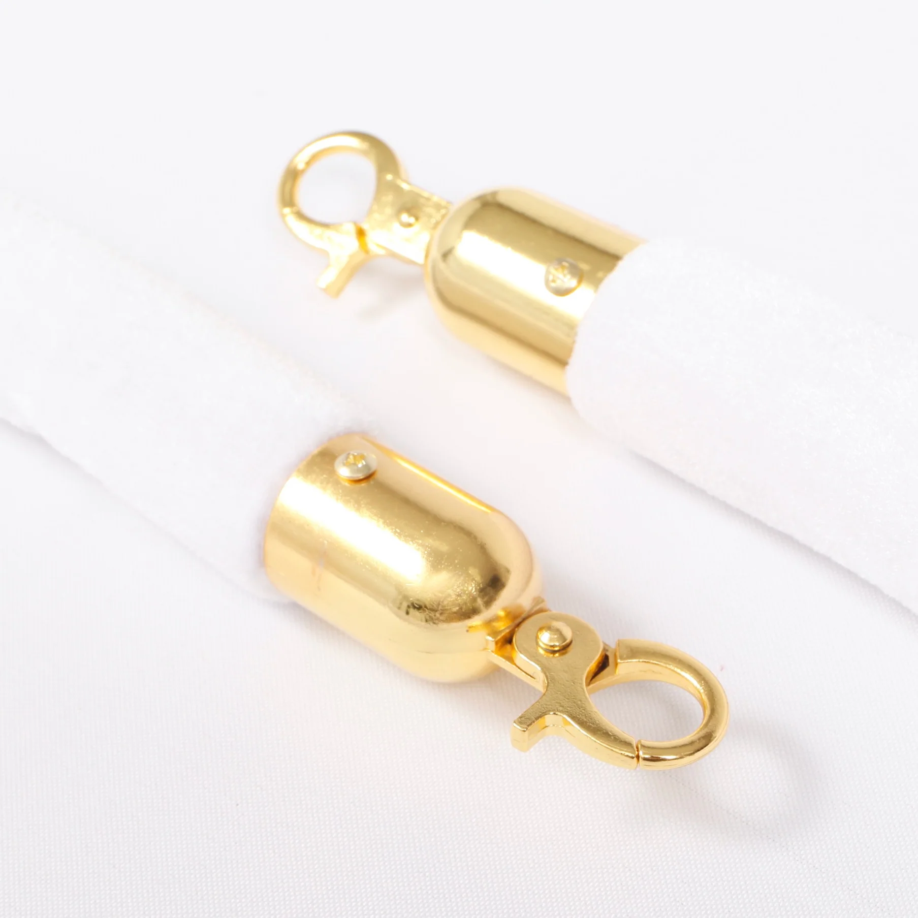 Bollard Velvet Rope - White (Gold Clips) - Image 2