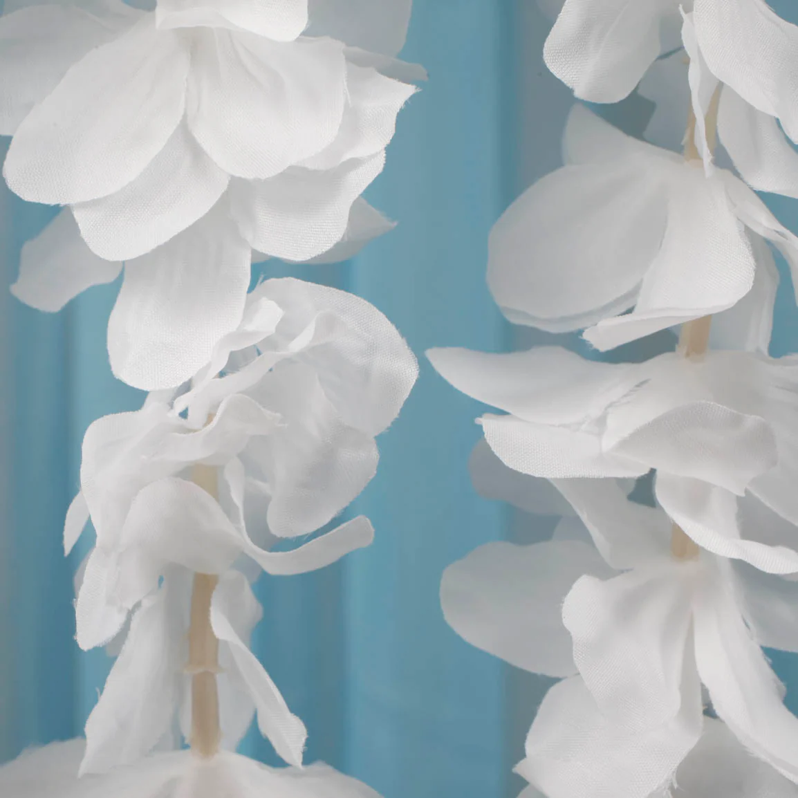 CLEARANCE Large Orchid Hanging Garland - White (2m) - Image 3