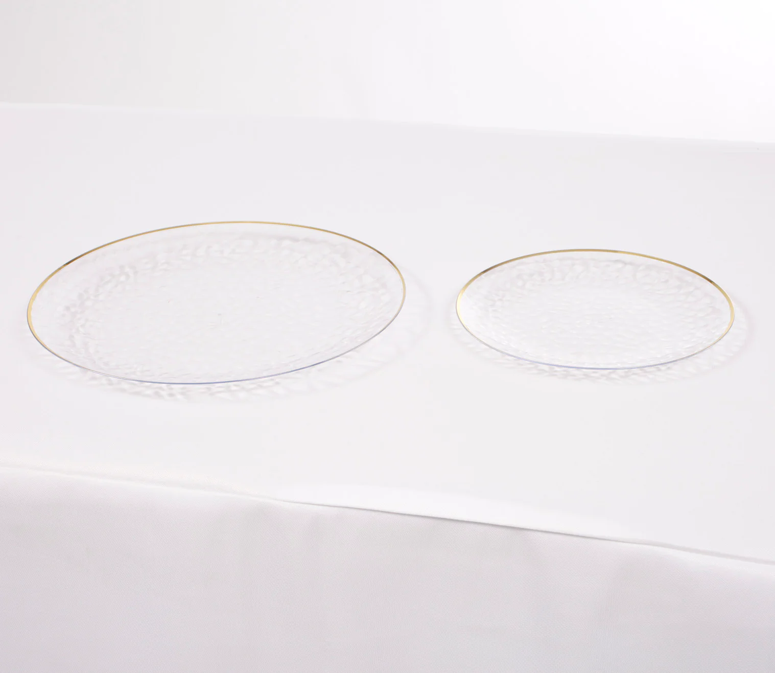 Plastic Dinner Plate - Clear with Gold Trim (26cm) - Image 7