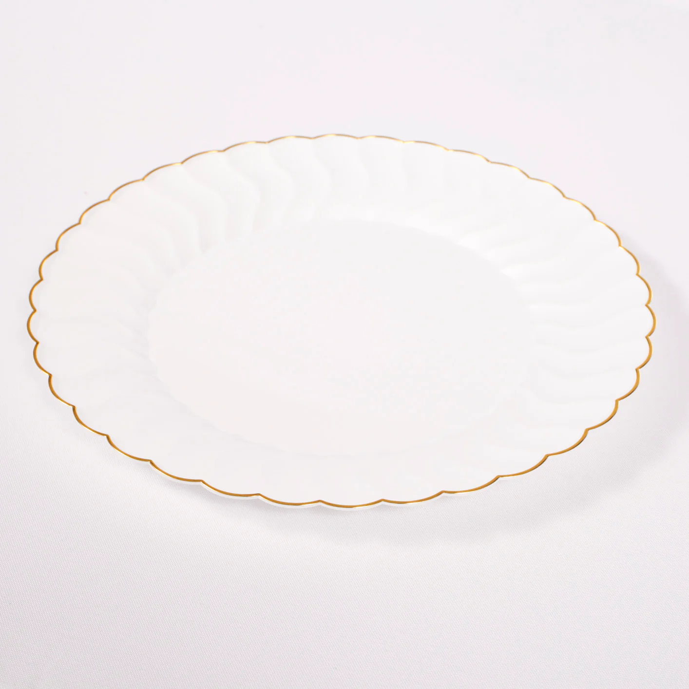 Plastic Dinner Plate - Shell Design White with Gold Trim (26cm) - Image 2