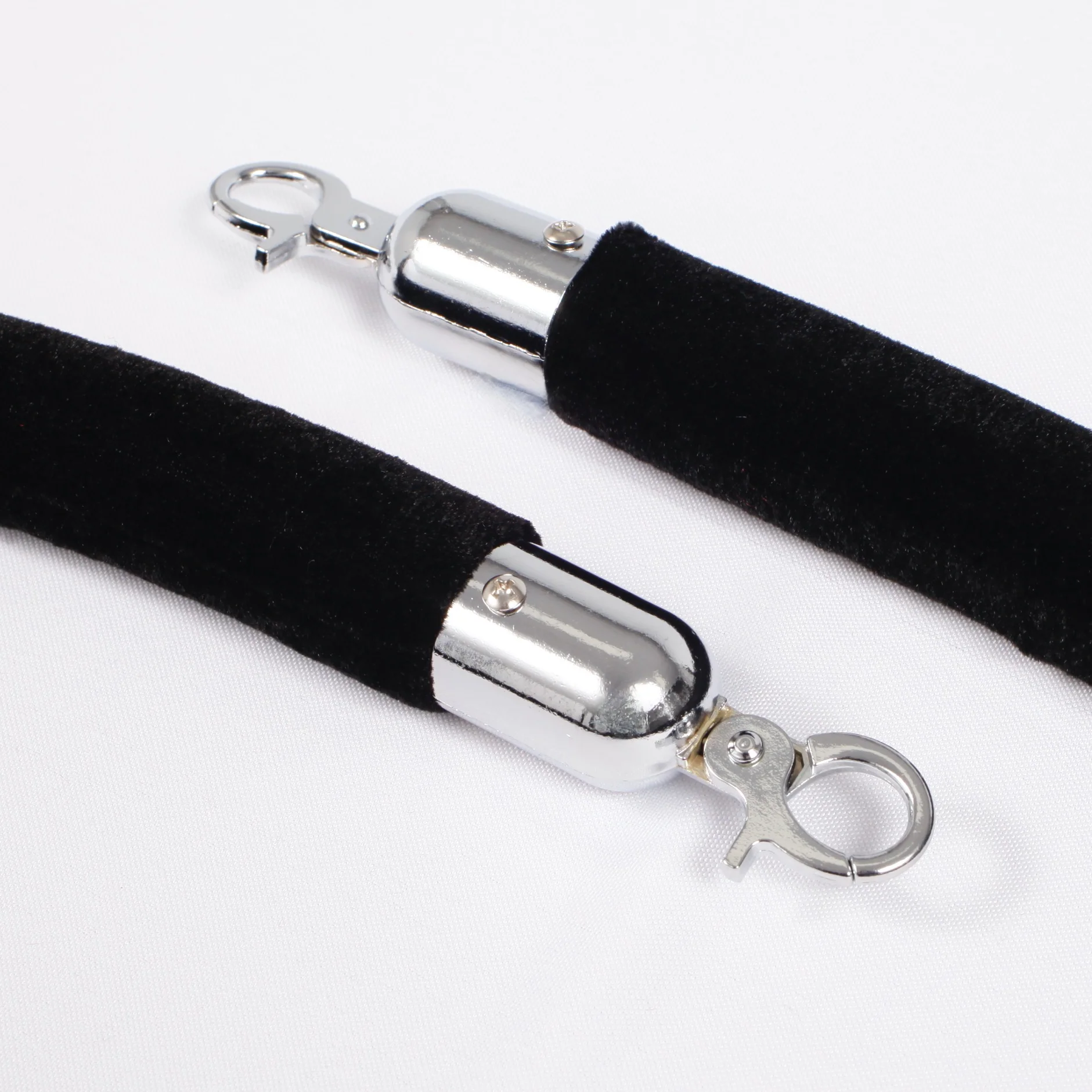 Bollard Velvet Rope - Black (Silver Clips) - Image 2