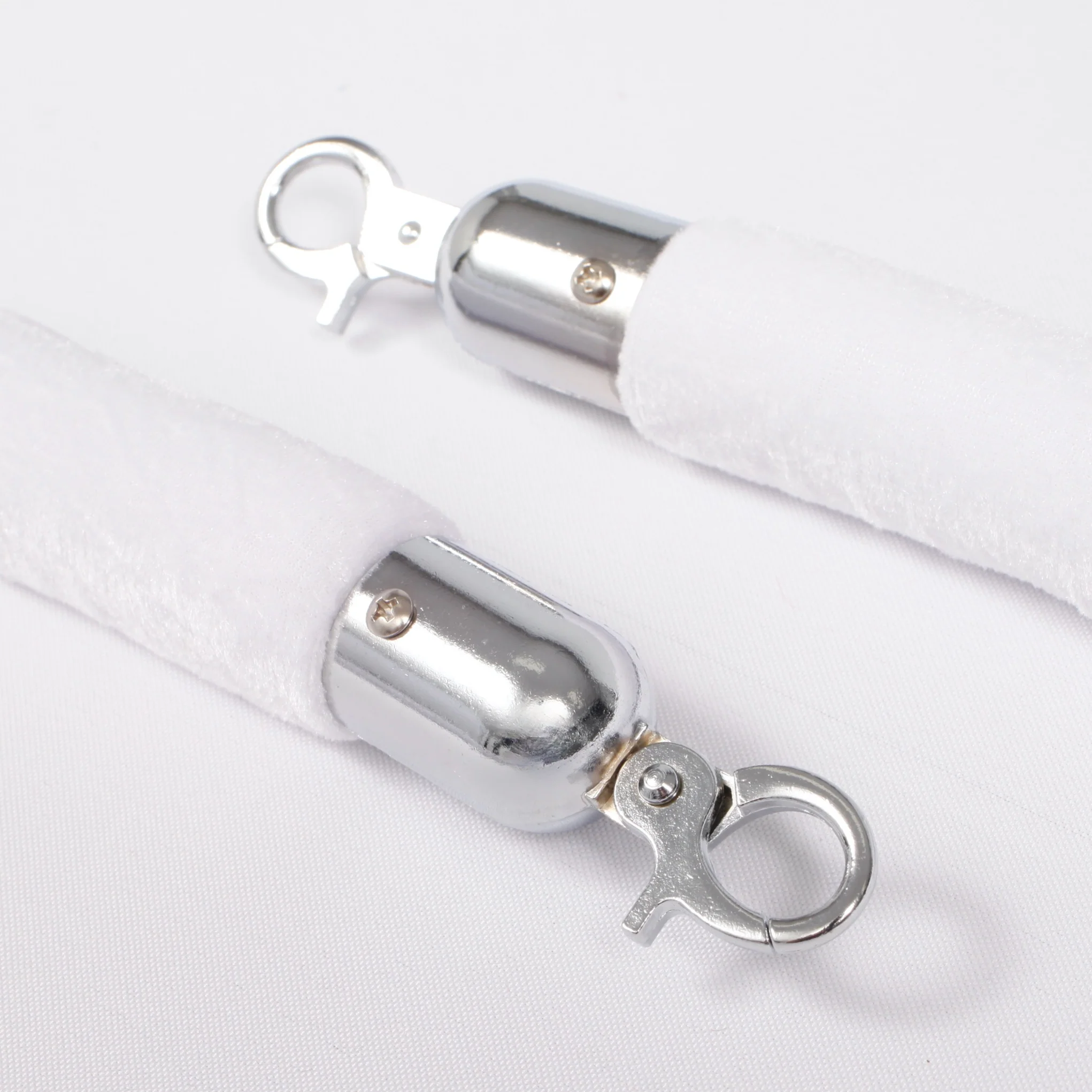 Bollard Velvet Rope - White (Silver Clips) - Image 2