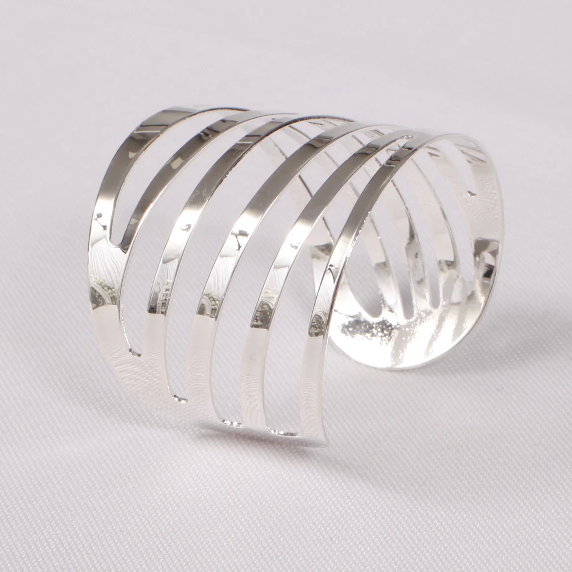 Modern Linear Cut Out Napkin Ring - Silver - Image 4