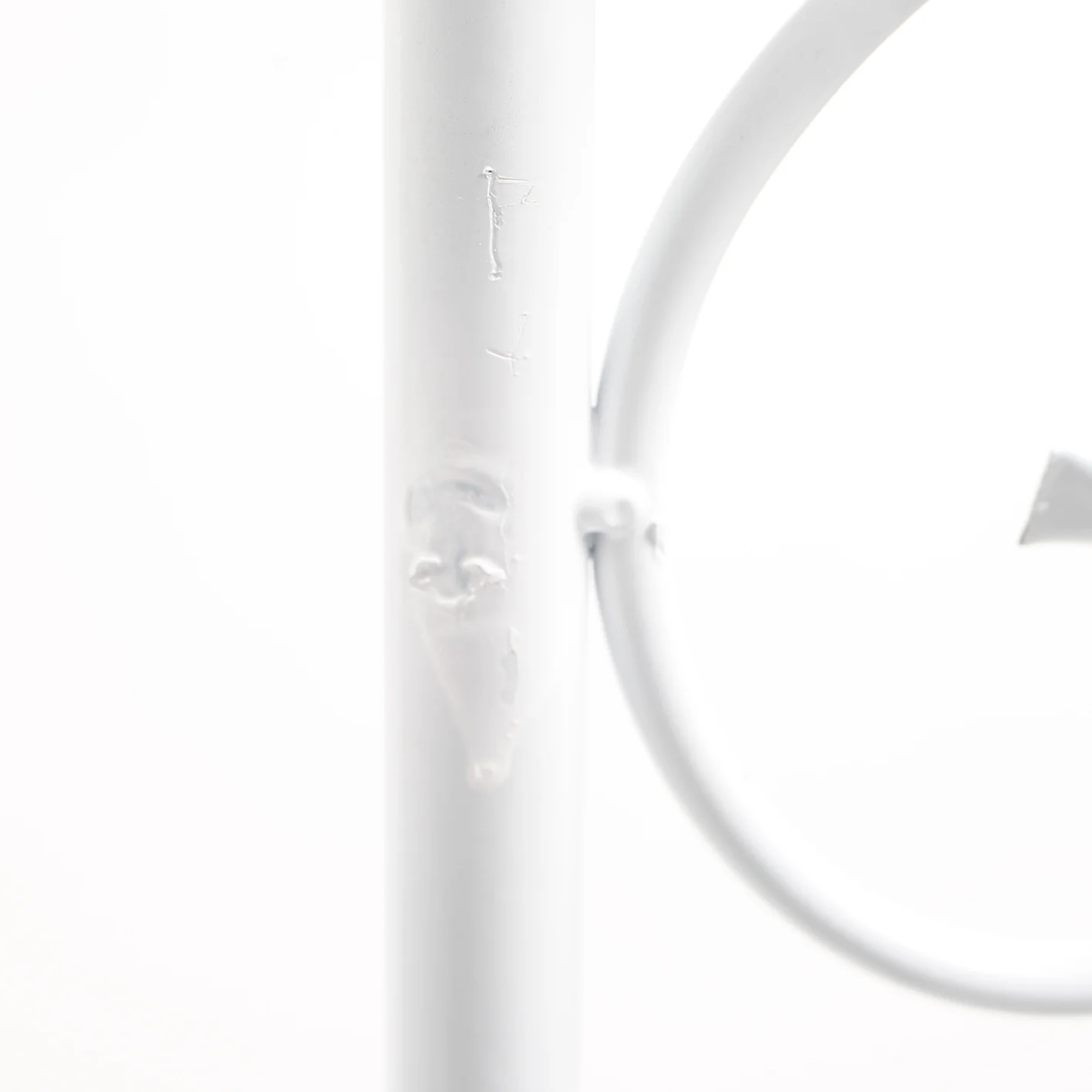 Vintage Scroll Wedding Arch / Stand - White - Image 7