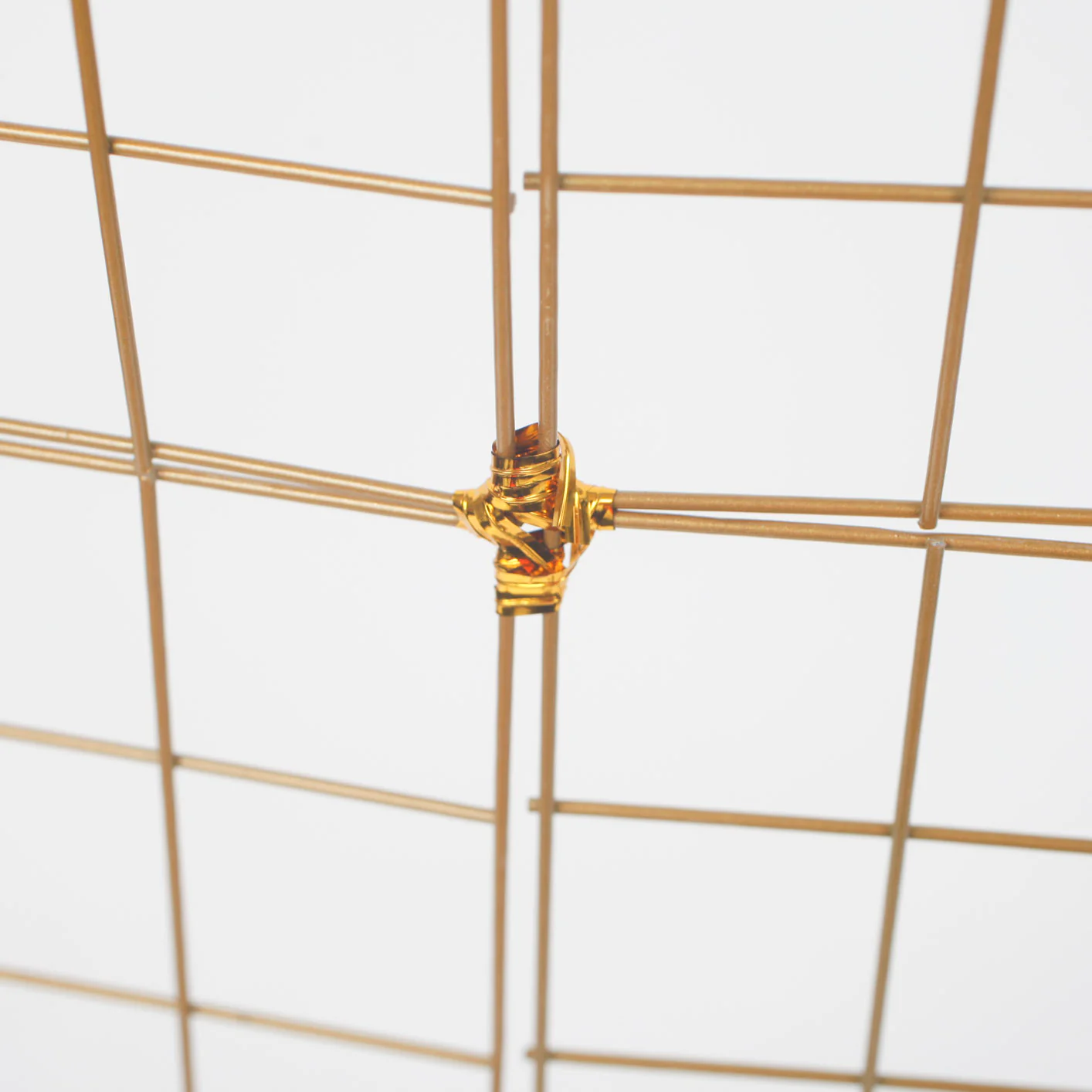 CLEARANCE Flower Wall Mesh Stand Frame - Square Edge - Gold (2mx1.5m) - Image 3