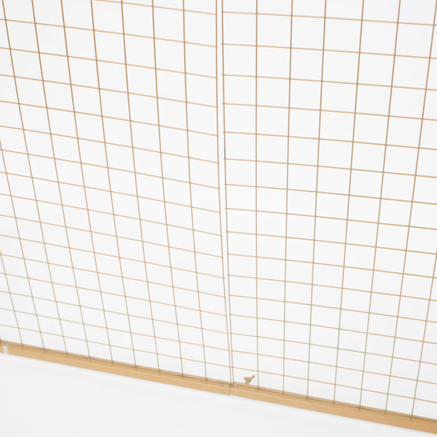 CLEARANCE Flower Wall Mesh Stand Frame - Square Edge - Gold (2mx1.5m) - Image 4