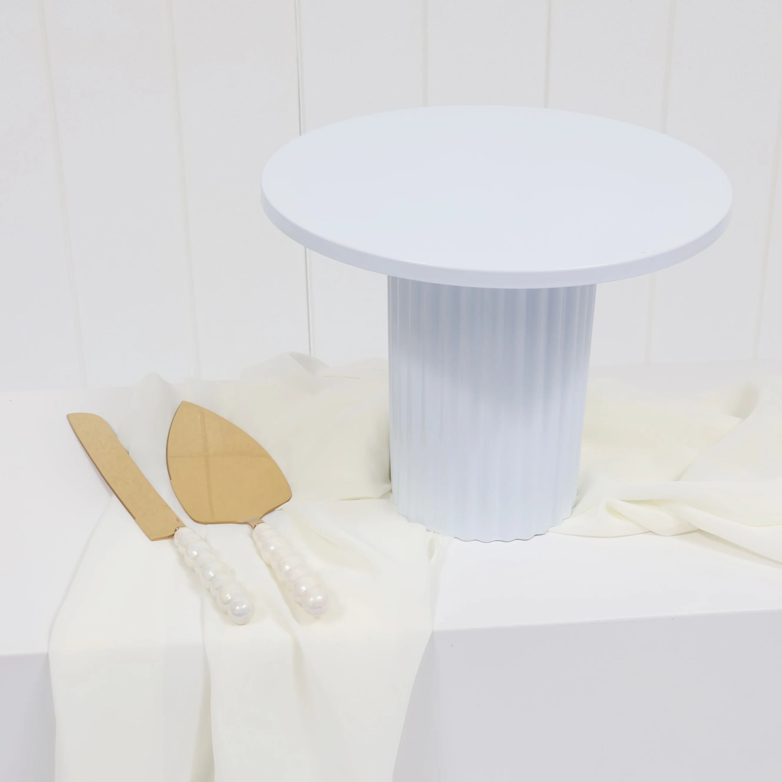Cake Stand - Ribbed - White (25x20.5cm) - Image 4
