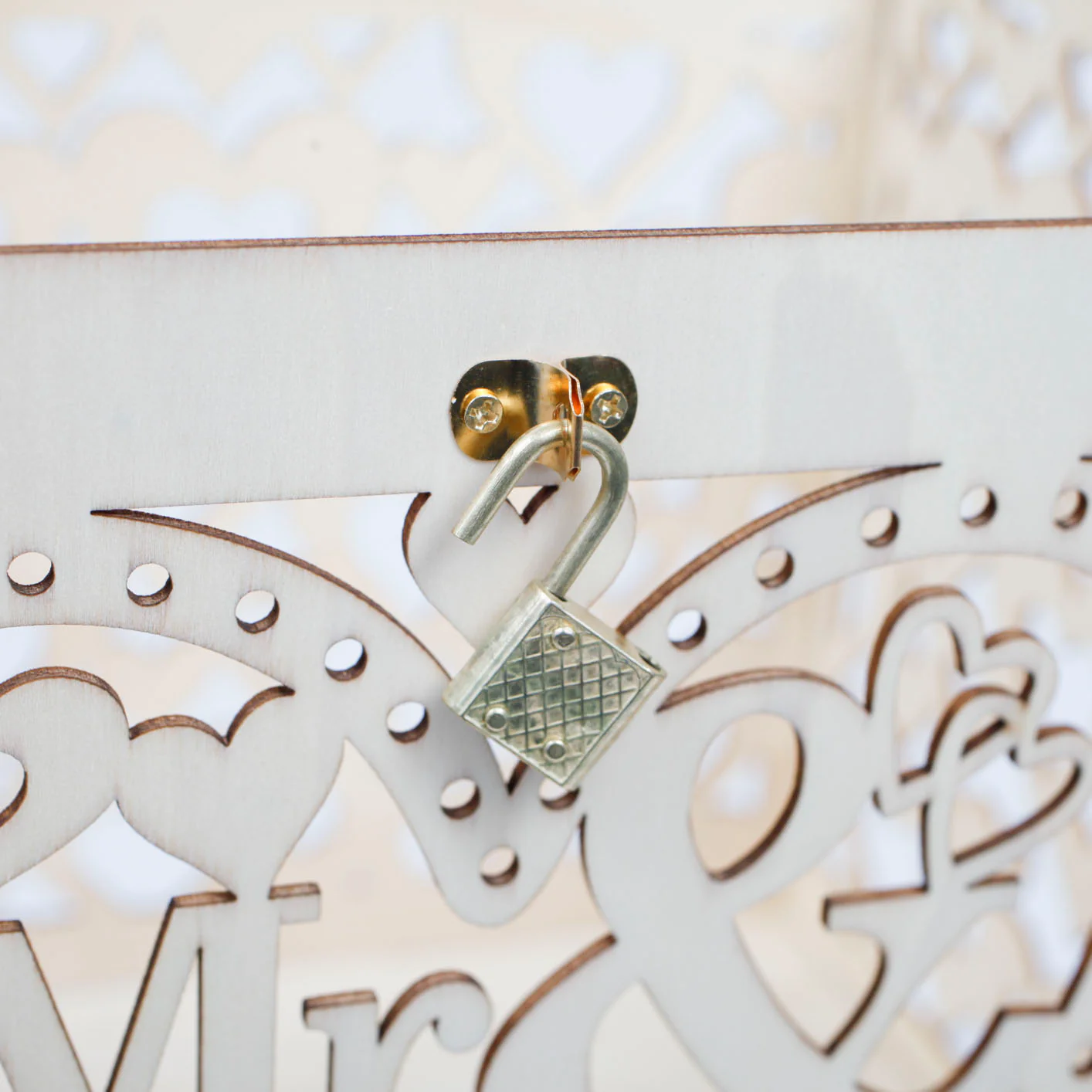 CLEARANCE Wishing Well Wedding Card Box - Mr & Mrs Hearts - Image 4